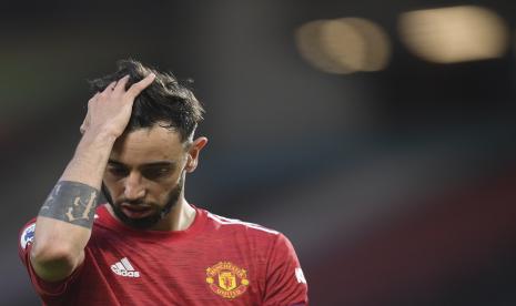 Reaksi kecewa gelandang Manchester United, Bruno Fernandes.