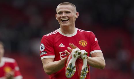 Reaksi pemain Manchester United Scott McTominay usai pertandingan sepak bola Liga Inggris antara Manchester United dan Leeds United di Old Trafford di Manchester, Inggris, Sabtu, 14 Agustus 2021. 