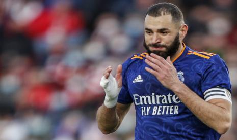 Striker Real Madrid, Karim Benzema. Manchester City dilaporkan sedang melakukan pendekatan dengan perwakilan Karim Benzema terkait transfer sang striker.