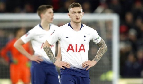  Reaksi pemain Tottenham Kieran Trippier atas hasil yang didapat usai pertandingan Tottenham Hotspur melawan Crystal Palace di Putaran keempat FA Cup, di Selhurst Park, London, Ahad (27/1) waktu setempat