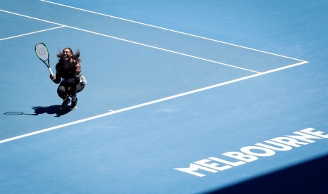 Reaksi Serena Willams setelah menang pada babak perempat final Australia Terbuka 2017 setelah mengalahkan, Johanna Konta, pada Rabu (25/1).