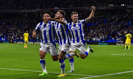 Real Sociedad dengan mudah berhasil mencukur tamunya Sheriff Tiraspol dengan skor 3-0 pada lanjutan matchday keempat Grup E Liga Europa 2022/2023 di Estadio Anoeta, Jumat (14/10) dini hari WIB tadi.