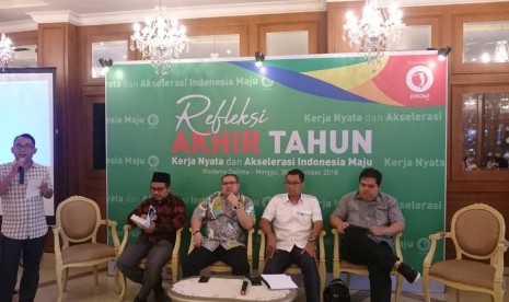 Refleksi akhir tahun kerja nyata dan akselerasi Indonesia maju. Dari kiri, Mukti Ali Qusyairi, Rezman Arif Nasution, Dermawan Prasodjo, Yanuar Nugroho, di Madame Delima, Menteng Jakarta  Pusat, Ahad (30/12). 