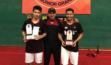 Rehan Naufal Kusharjanto (kanan) dan Rinov Rivaldy (kiri).