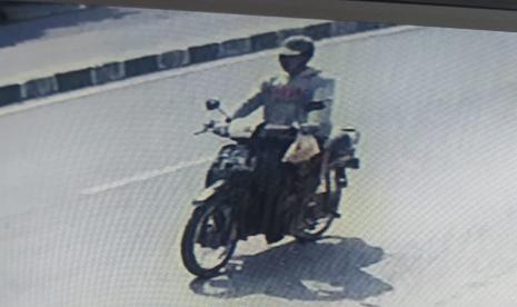 Rekaman kamera CCTV yang menunjukkan tersangka kasus pencurian kendaraan bermotor (curanmor)/ilustrasi