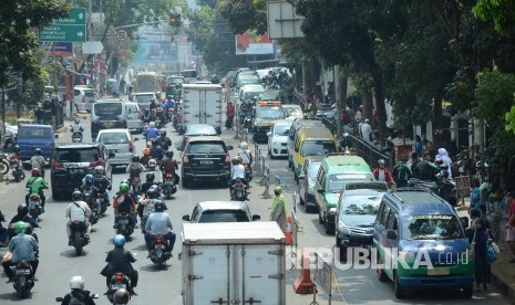 Rekayasa lalu lintas di Jalan Sukajadi, Kota Bandung, Selasa (13/8).