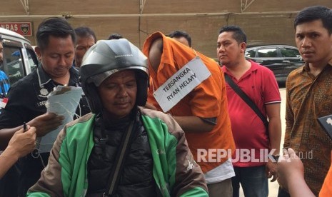 Rekonstruksi penembakan yang dilakukan Dokter Helmi di Mapolda Metro Jaya, Kamis (23/11). 