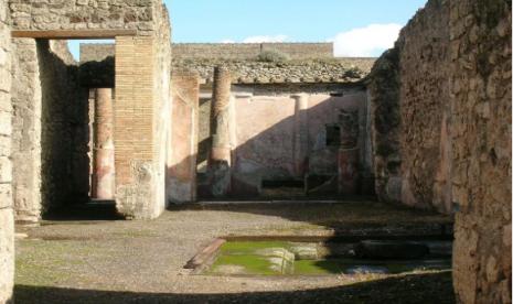 Rekonstruksi Rumah Epigram Yunani yang hancur karena gunung meletus di Pompeii.