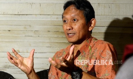 Rektor AMIKOM - Prof. M. Suyanto