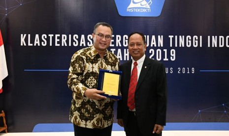 Rektor IPB Arif Satria bersama Menristekdikti M Nasir