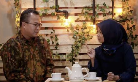 Rektor IPB, Arif Satria, saat berbincang dengan jurnalis Republika, Yeyen Rostiyani, dalam program serial iMPRESI, Republika TV.