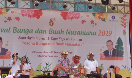 Rektor IPB University, Prof Air Satria meresmikan Festival Bunga dan Buah Nusantara (FBBN) 2019. 