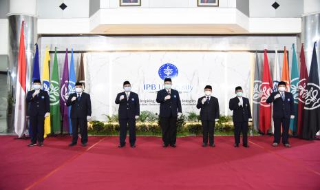 Rektor IPB University, Prof Dr Arif Satria melantik 33 pejabat baru untuk mengisi jabatan struktural di lingkungan IPB University, Jumat (29/1).