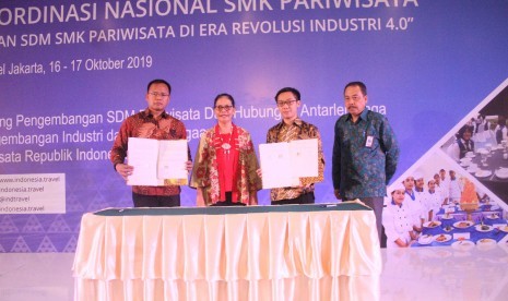 Rektor UBSI pasca penandatanganan nota kesepahaman (MoU) dengan kementrian pariwisata di hotel sahid, Rabu (16/10).