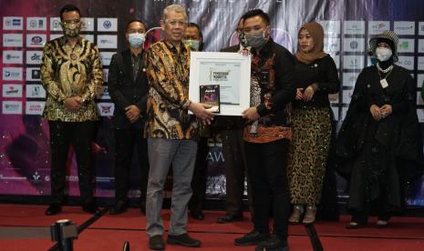 Rektor Uhamka Gunawan Suryoputro meraih  penghargaan Indonesia Academic Leader Tahun 2020.