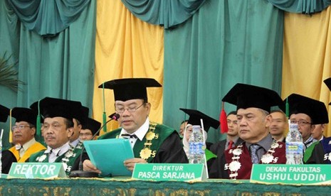 Rektor UIN Bandung saat memberikan sambutan wisuda angkatan 59