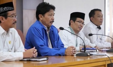 Rektor UIN Sunan Kalijaga (Suka), Prof KH Yudian Wahyudi PhD (kedua kiri)