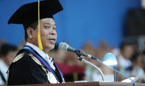 Rektor Unes,  Prof  Dr Fathur Rokhman MHum