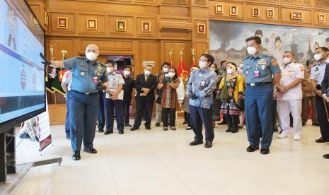 Rektor Unhan RI Laksamana Madya TNI Prof. Dr. Ir. Amarulla Octavian, S.T., M.Sc., DESD meresmikan Assessment Center (AC-Unhan RI),  secara daring dan luring, bertempat di Ruang Theater Gd. Auditorium Unhan RI Kampus Unhan RI Kawasan IPSC Sentul-Jawa Barat. Jum’at, (29/10).