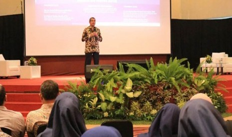 Rektor Universitas Esa Unggul Arief Kusuma ketika memberikan sambutan pembukaan saat seminar  Industrial Talk bertajuk Industry For Indonesia 4.0 Kamis (28/3).