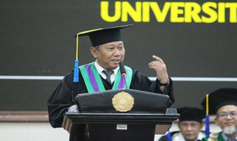 Rektor Universitas Muhammadiyah Surakarta (UMS). Sofyan Anif.