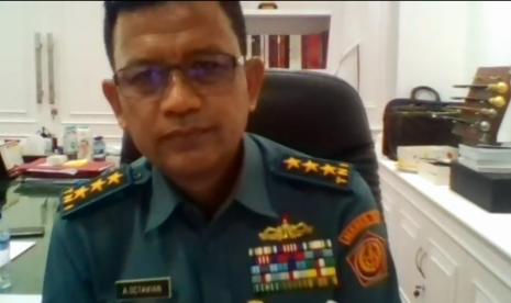 Rektor Universitas Pertahanan (Unhan) Indonesia, Laksamana Madya TNI Dr. Amarulla Octavian. PT Len Industri (Persero) menggandeng Universitas Pertahanan (Unhan) dalam penelitian bidang pertahanan.