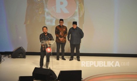 Rektor Universitas Pendidikan Muhammadiyah (Unimuda) Sorong Rustamadji menerima anugerah Tokoh Perubahan Republika 2018 yang diserahkan oleh Kepala Bekraf Triawan Munaf di Jakarta, Rabu (24/4) malam. 