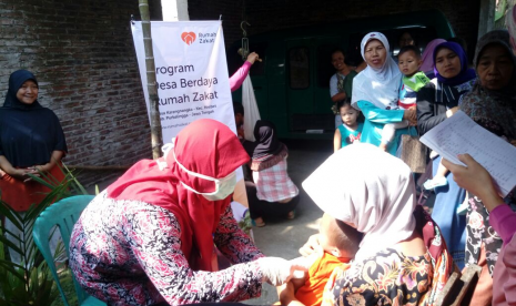 Relawan Inspirasi Rumah Zakat dukung kegiatan imunisasi MR di Purbalingga.