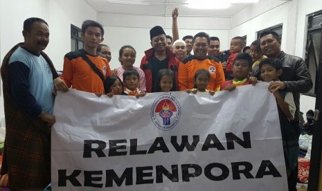 Relawan Kemenpora