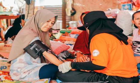 Relawan LMI melakukan giat kesembilan untuk membantu para warga terdampak gempa Cianjur