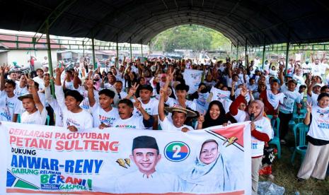 Relawan pemenangan Anwar Hafid dan Reny Lamadjido.