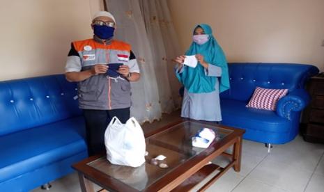  Relawan Rumah Zakat Desa Berdaya Klepu, Kecamatan Pringapus, Kabupaten Semarang mengadakan kegiatan silaturahim bersama para pegiat sosial masyarakat yakni polisi, bidan desa, dan asatidz. Kegiatan tersebut dilaksanakan pada Sabtu (28/3)