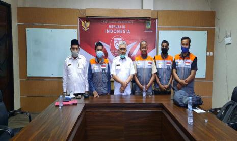 Relawan Rumah Zakat di Kabupaten Bima, Samsudin melaksanakan kegiatan silaturahim kepada Muhammad Husni Thamrin selaku Bupati Bima, Rabu (04/10). Bertempat di kantor Pemda Bima, dalam kunjungan relawan menyampaikan beberapa program pemberdayaan yang dilakukan oleh Rumah Zakat.