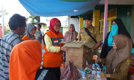 Relawan Rumah Zakat Samarinda menyalurkan 120 Paket Superqurban untuk korban kebakaran Samarinda. 