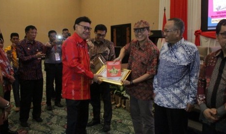 Rembuk Nasional Gerakan Indonesia Bersatu.