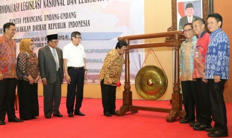 Rembuk Nasional 'Membangun Harmonisasi Legislasi Nasional Dengan Legislasi di Daerah' yang digelar Panitia Perancang Undang-Undang(PPUU) DPD RI, Gedung Nusantara IV Senayan Jakarta, Rabu(18/10).