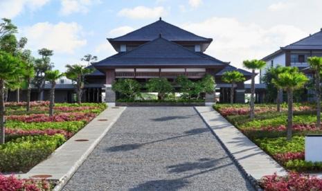 Renaissance Bali Nusa Dua Resort milik PT Royal Pasific Nusantara dibangun di lahan seluas 102.450 meter persegi (m2), terdiri dari 310 kamar dan suite, dan dilengkapi dengan berbagai fasilitas antara lain 5 meeting room seluas total 12.055 m2, restoran, 4 kolam renang tematik, pool bar, serta gym dan spa.