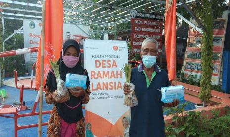 Tren penambahan kasus warga yang terkonfirmasi COVID-19 dan yang meninggal akibat COVID-19 di Kabupaten Gunungkidul masih memprihatinkan. Kelompok lanjut usia/lansia termasuk yang sangat rentan terdampak meluasnya wabah tersebut. Karenanya Rumah Zakat kembali menggiatkan program Jaga Simbah Dari Wabah.