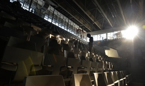 Renovasi Istora Senayan, Jakarta, yang akan menjadi arena bulu tangkis dan bola basket pada Asian Games 2018.