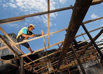 Renovasi pasca gempa Padang