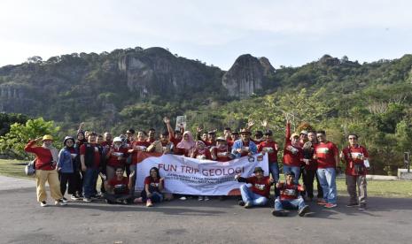 REPUBLIKA.CO.ID, YOGYAKARTA -- Menyambut tahun ajaran baru yang mulai bergulir awal pekan ini, Ikatan Alumni Geologi Institut Teknologi Nasional Yogyakarta (Ikageo ITNY) rapatkan barisan dengan menggelar kegiatan Fun Trip Geologi di kawasan Yogyakarta dari 16 hingga 18 September 2022.