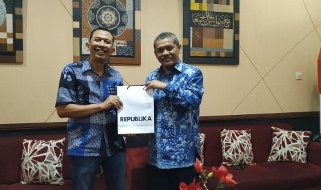 Republika Perwakilan DIY - Jawa Tengah bersilaturrahmi ke  Universitas Ahmad Dahlan (UAD), Yogyakarta, Senin (21/10). Tim Republika  UPN disambut oleh Rektor UAD, Muchlas yang baru dilantik beberapa waktu  lalu.