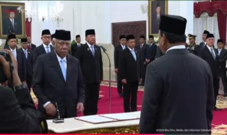 residen RI Prabowo Subianto melantik Basuki Hadimuljono sebagai Kepala Otorita Ibu Kota Nusantara (OIKN) di Istana Negara, Jakarta Pusat, Selasa (5/11/2024). 