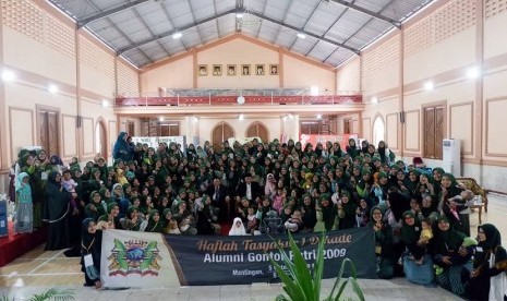 Reuni Alumni Gontor Putri angkatan 2009 Veena Lafeyzha