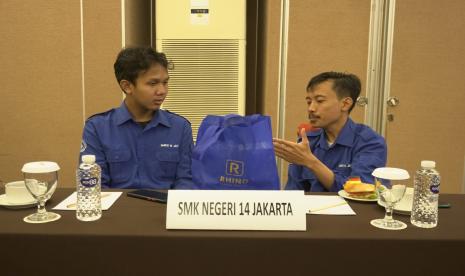 Rhino Indonesia menargetkan siswa dan siswi SMK di Jakarta melalui program Productive Challenge: The Battle of Putih Abu-Abu. 