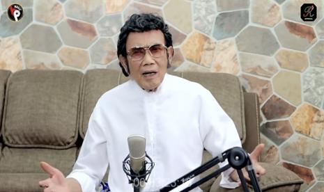 Rhoma Irama saat membuat pernyataan dirinya pernah ditawari gelar Habib.