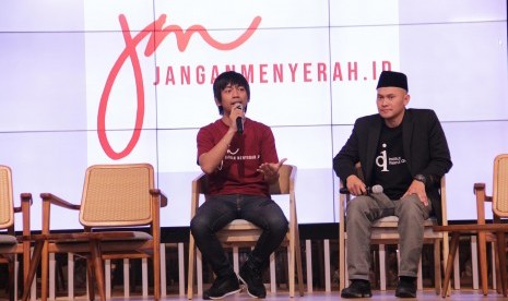 Rian menggagas sebuah gerakan filantropi bertajuk Jangan Menyerah.