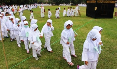 Ribuan anak-anak TK di Sleman ikuti manasik haji.