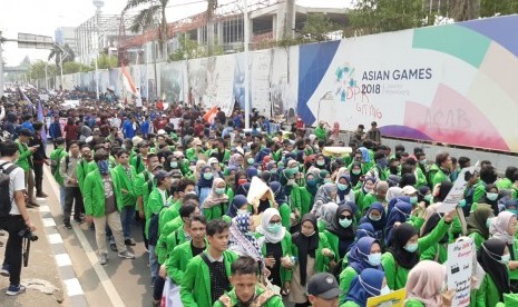 Ribuan mahasiswa kembali berdemonstrasi di depan Gedung DPR/MPR RI, Senayan, Jakarta, Selasa (24/9).