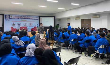 Ribuan mahasiswa Universitas BSI hadiri seminar Digital Management Transformation.